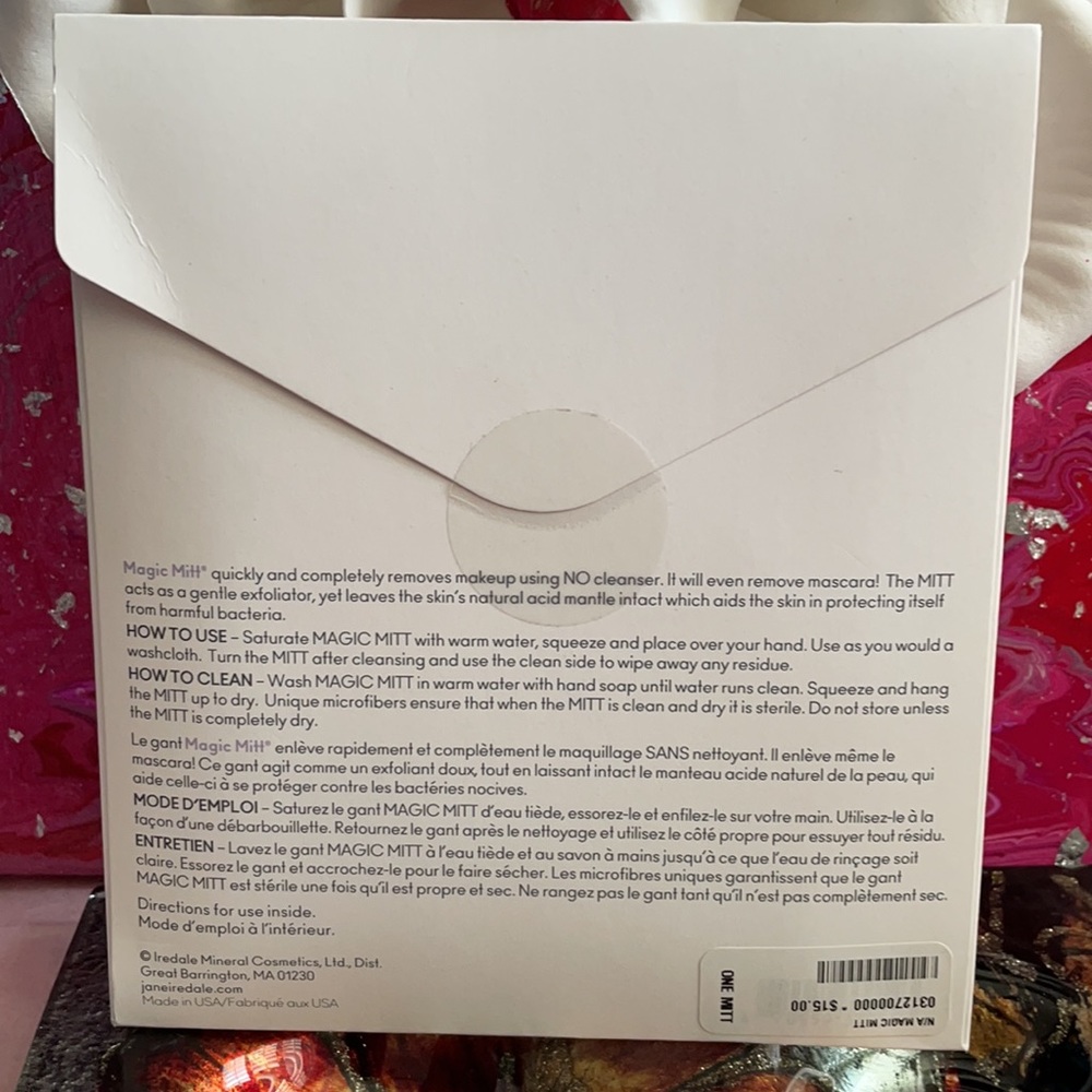 Jane Iredale Magic Mitt Makeup Remover Cloth - Picture 2 of 2